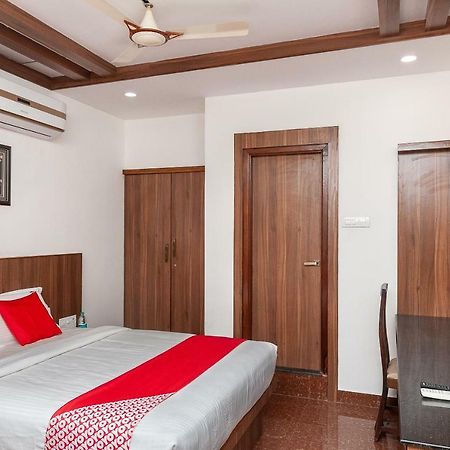 Oyo 29859 Rds Guest House Ambur Екстериор снимка